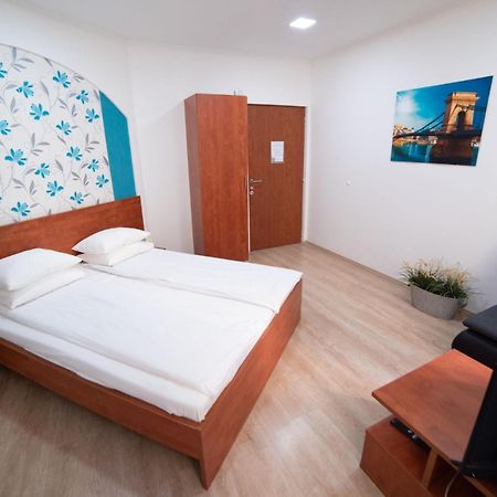 Seasons Design Rooms Budapest Esterno foto
